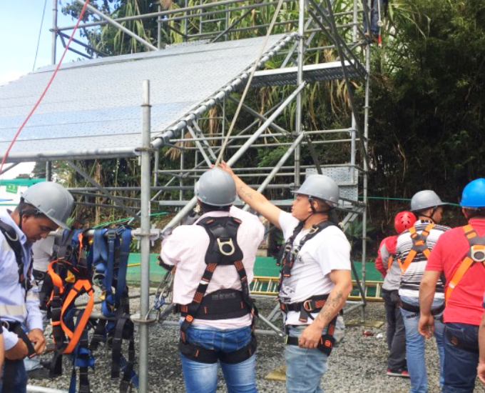 Capacitación VIALITEC curso de alturas avanzado y coordinadores